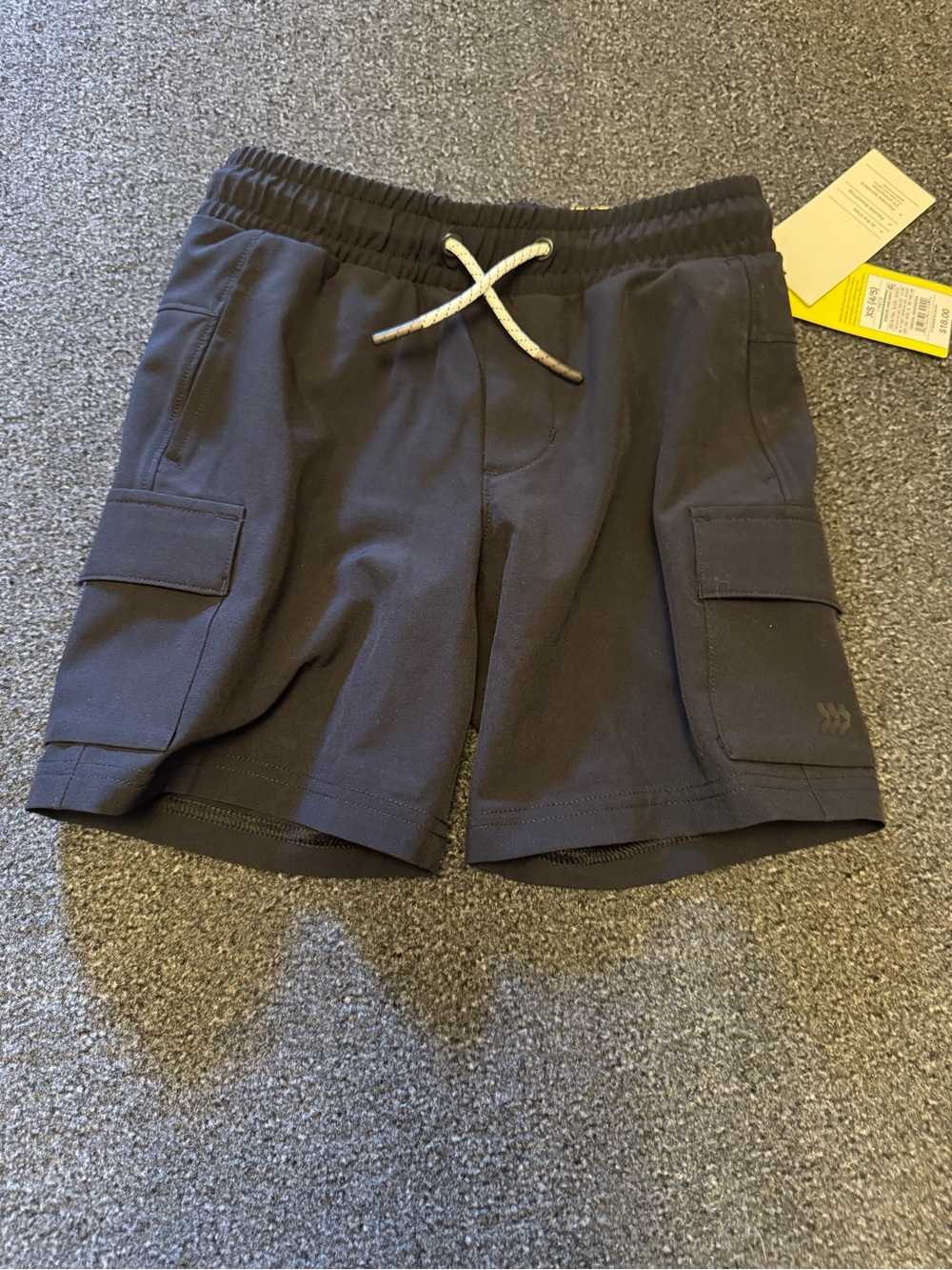 NWT All in Motion Boys Cargo Tech Shorts - Black - Size XS (4/5)